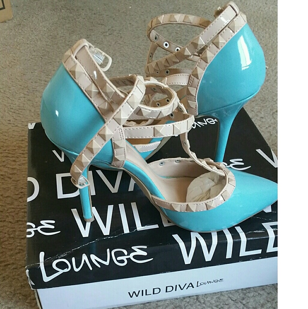 ****SOLD****Diva Aqua Color Heels